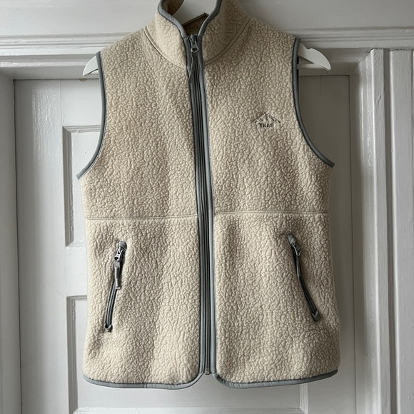 Aritzia TNA Sherpa Vest - Picture 1 of 5